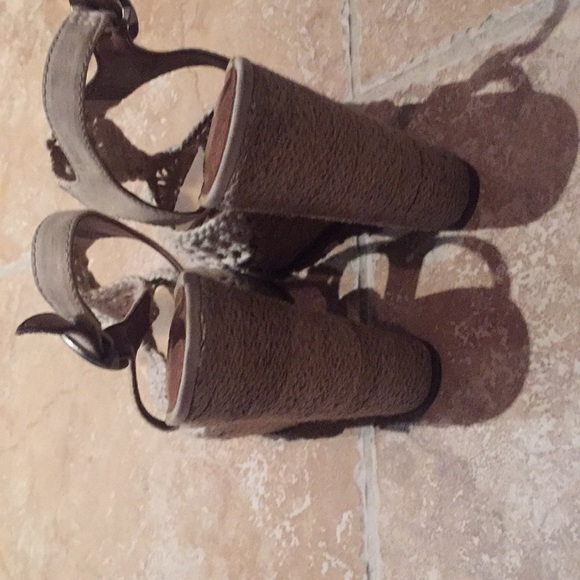 Wedge sandals - Picture 2 of 3